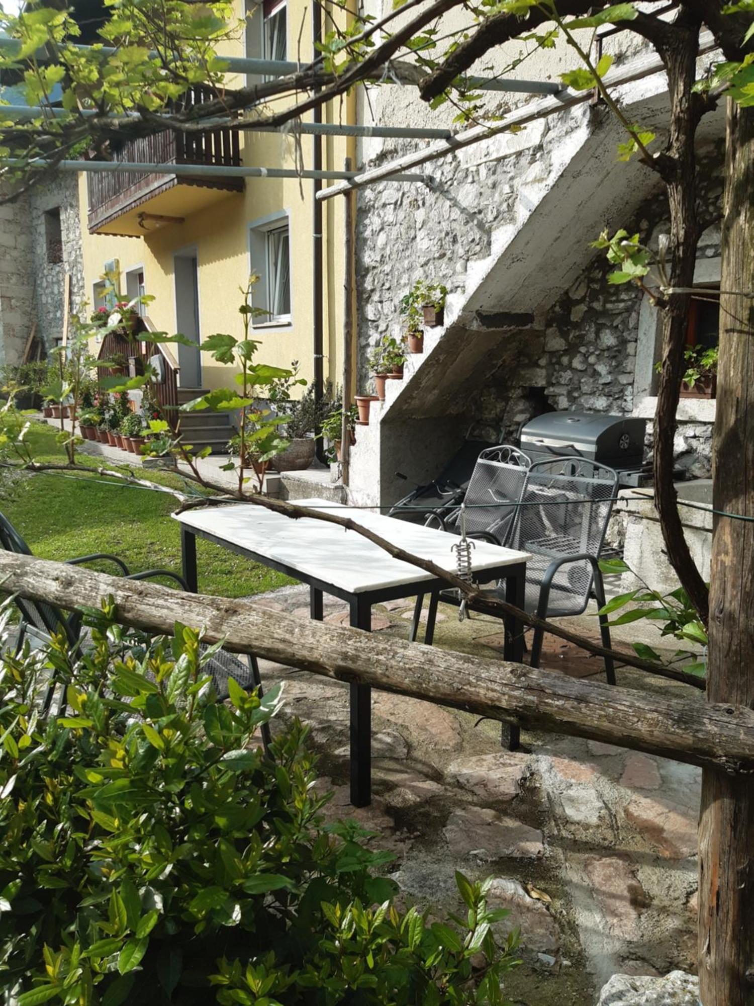Trnovo Ob Soci Kuhala Appartement Kobarid Buitenkant foto